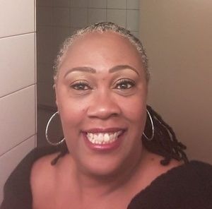 Meet your Posher, Denise